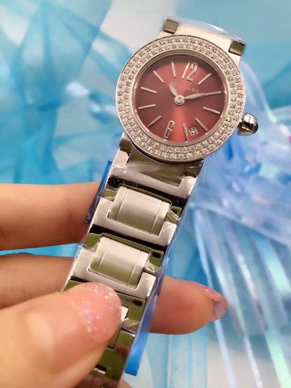 ブルガリ時計正面デザイン